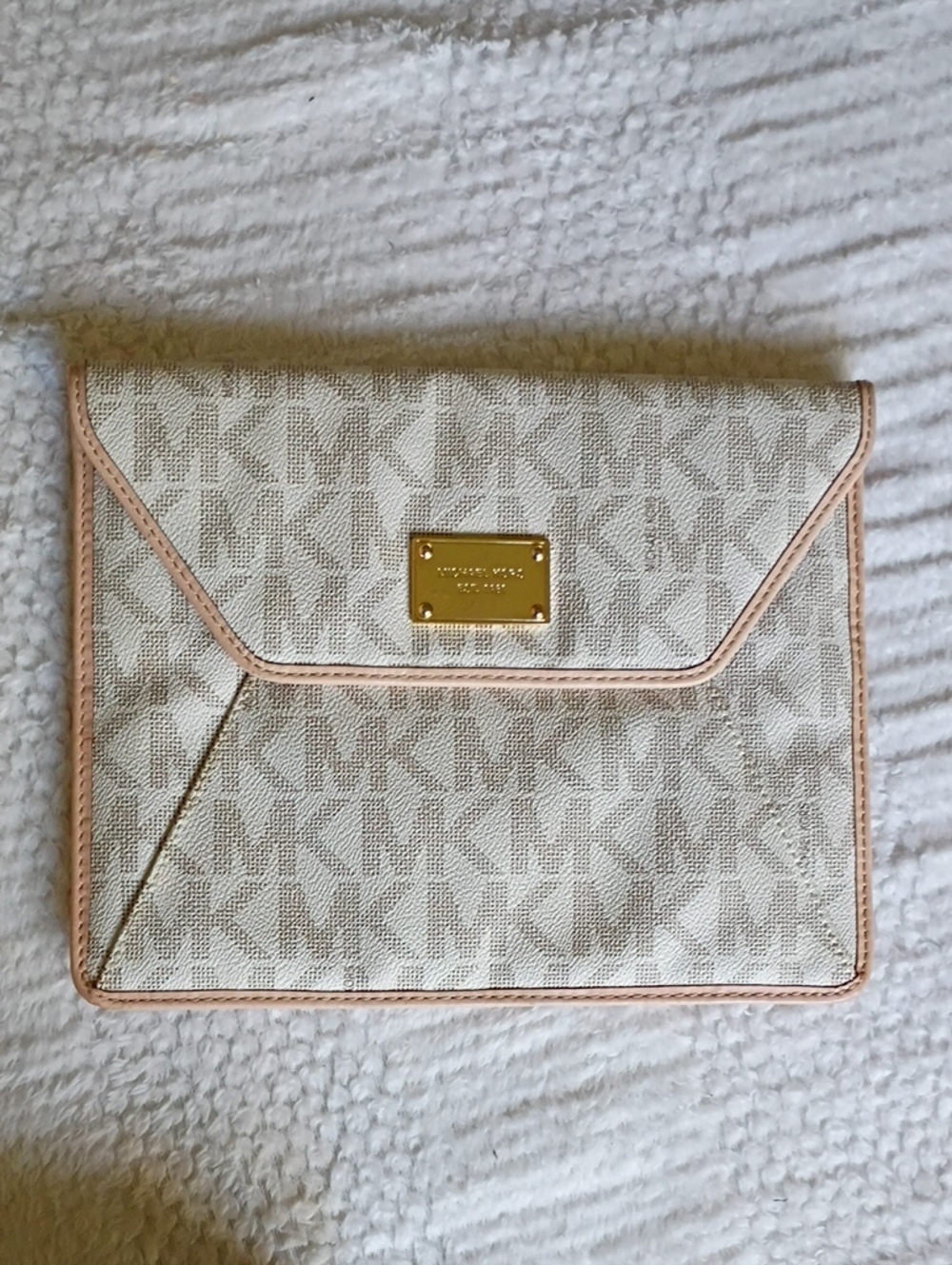 Michael Kors Cream & Tan MK Signature Envelope Clutch